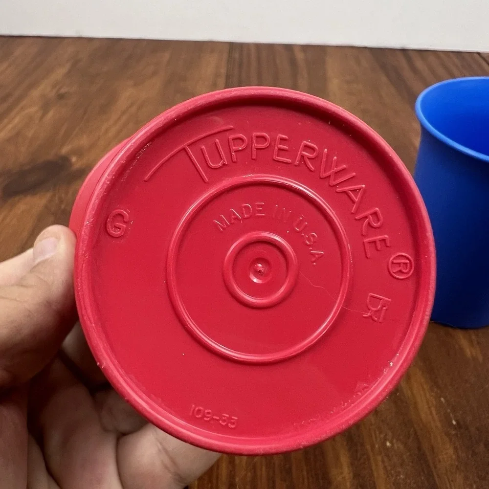Set of 4 Classic Tupperware 7oz Bell Tumblers Primary Colors #109 Series 1970s